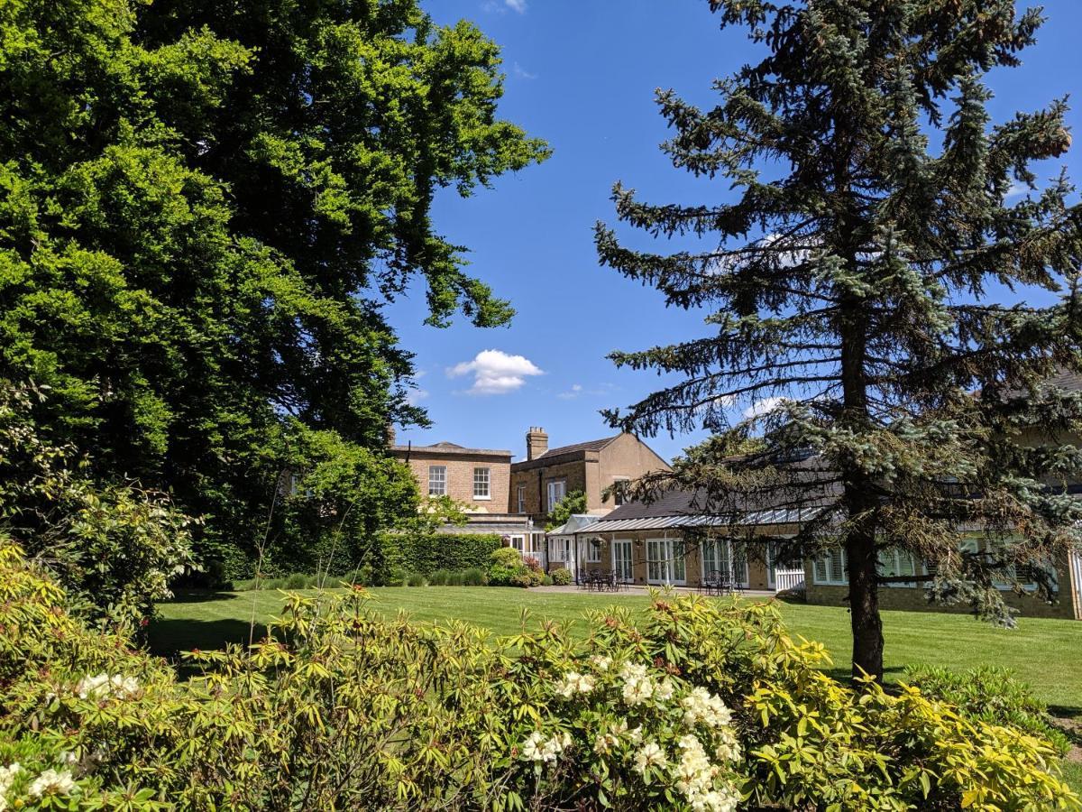 Hadlow Manor Hotel Exterior photo